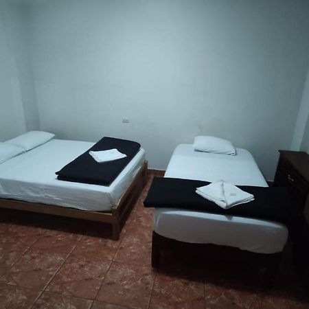 Guest House Tumbes Eksteriør billede
